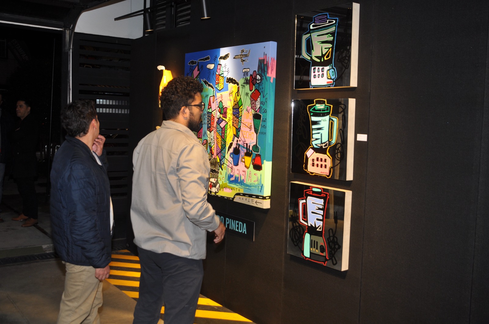 Obras expuestas en una sala, registro 13
